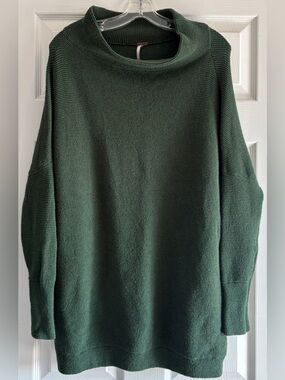Free People Oversized Ottoman Slouchy Tunic Sweater Forest Green Pine XSmall XS